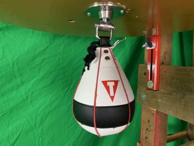 How Many Calories Does Punching the Speed Bag Burn? Speed Bag Labs